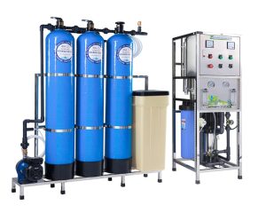Tuyến RO sau khử clo có đoạn ống cần khớp nối mềm để giảm rung và bù sai lệch